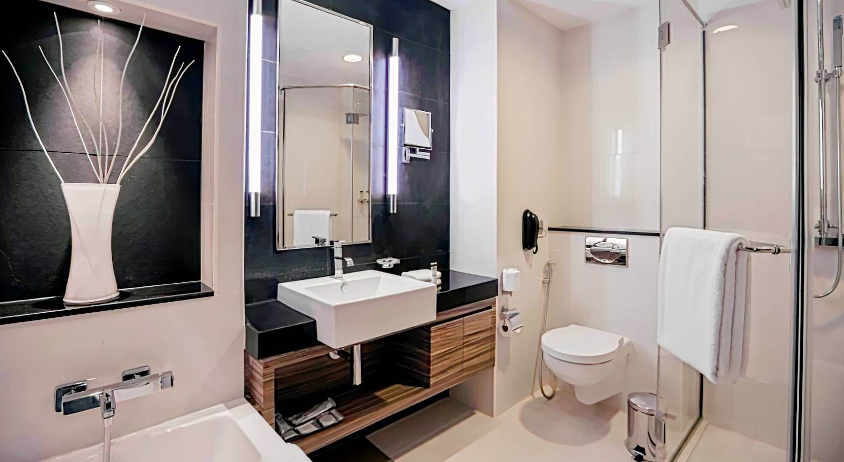 Pullman Dubai Jumeirah Lakes Towers - Hotel & Residence