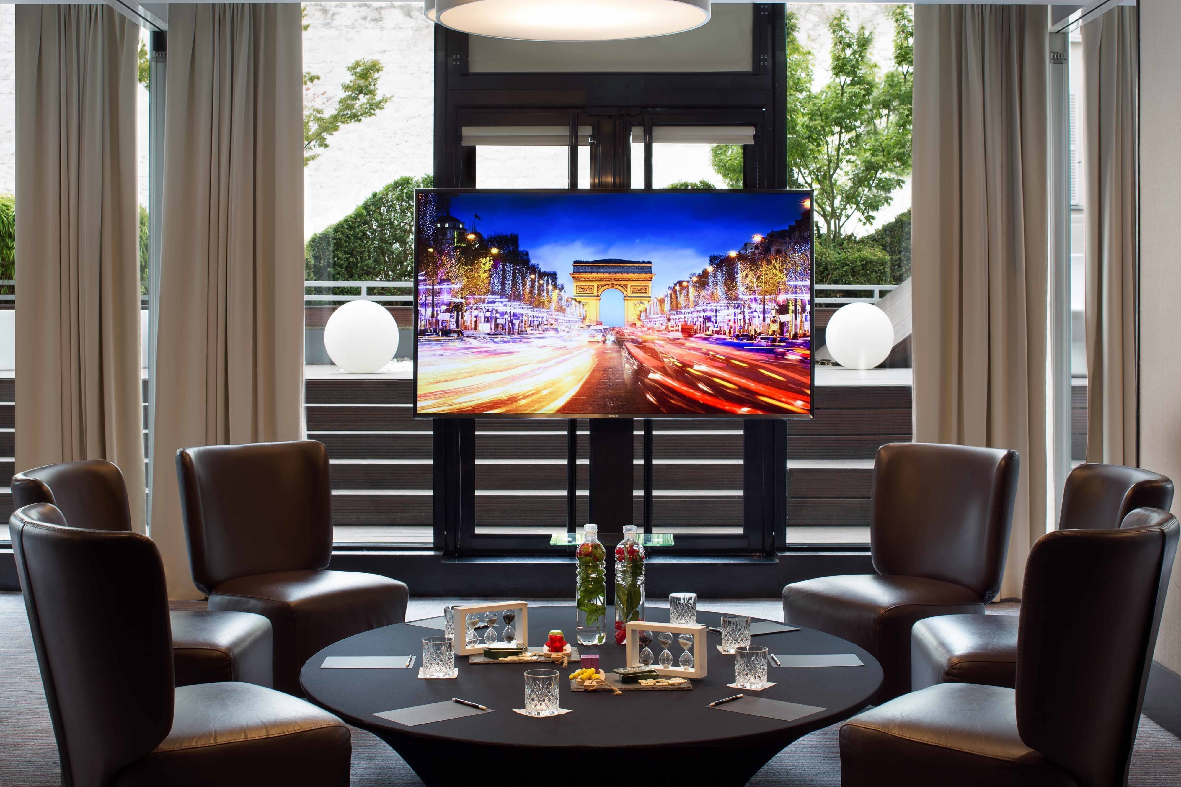 Renaissance Paris Arc De Triomphe