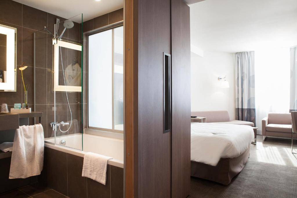 Novotel Lyon Centre Confluence Bord de Saone