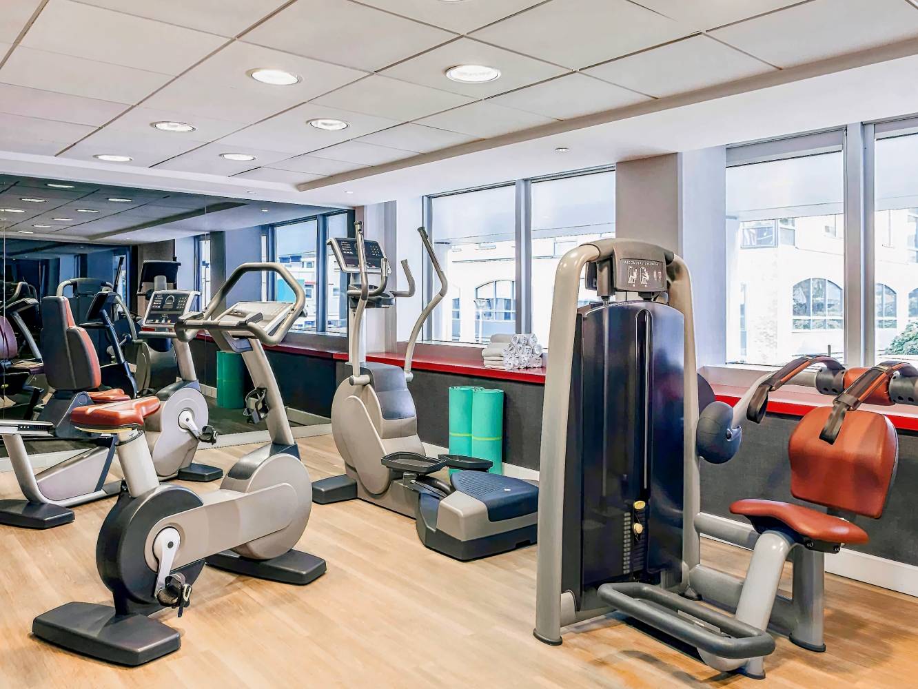 Mercure Paris La Défense Grande Arche Hotel