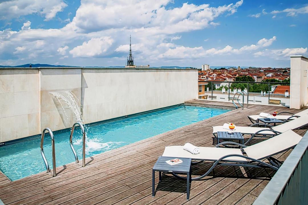 Hôtel Mercure Villefranche en Beaujolais Ici & La