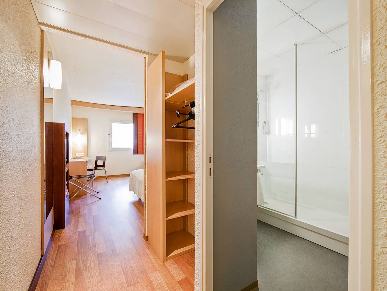 ibis Paris Pantin Eglise