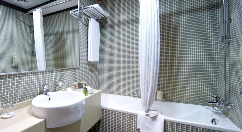 TIME Oak Hotel & Suites