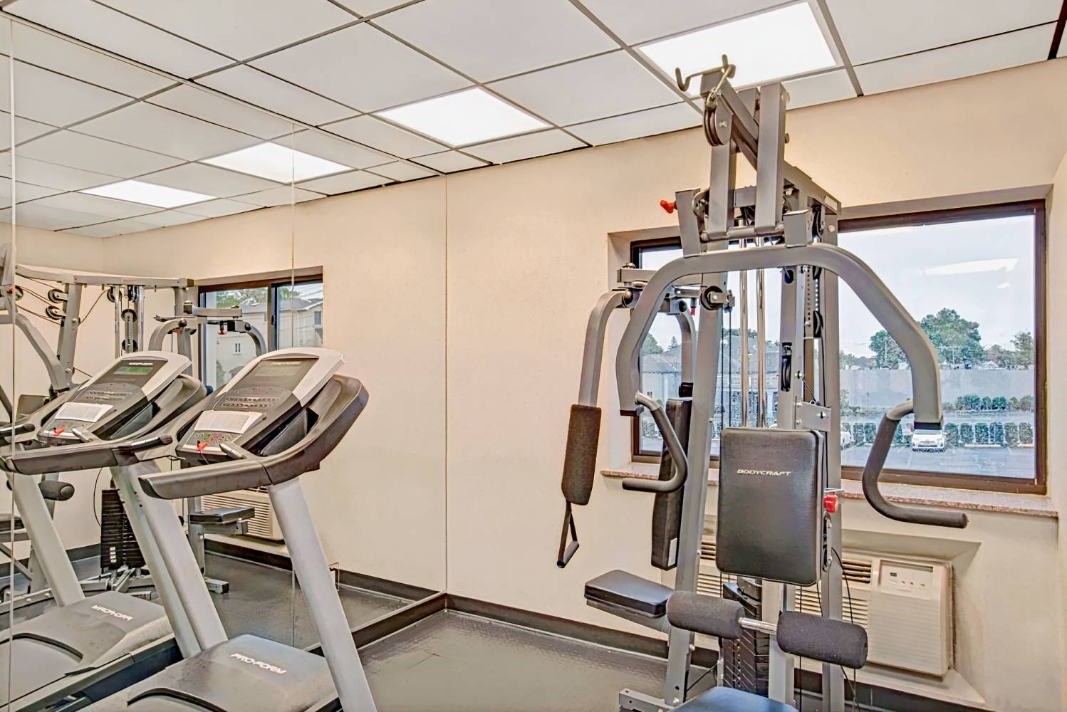 Ramada Staten Island Hotel