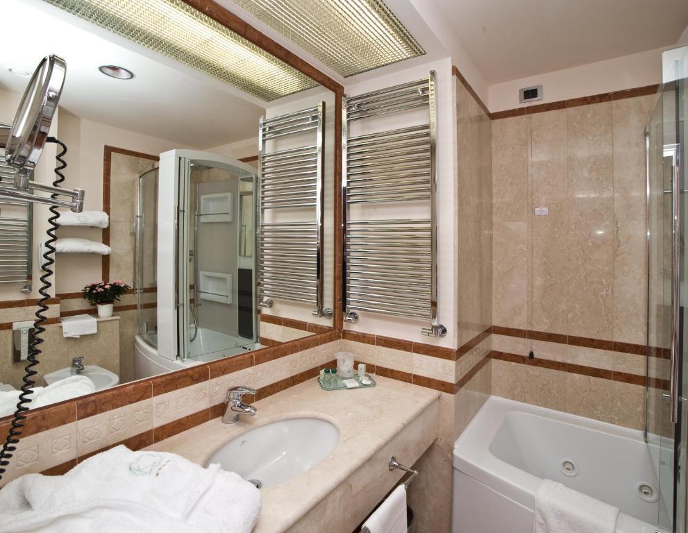 Hotel Sangallo Palace