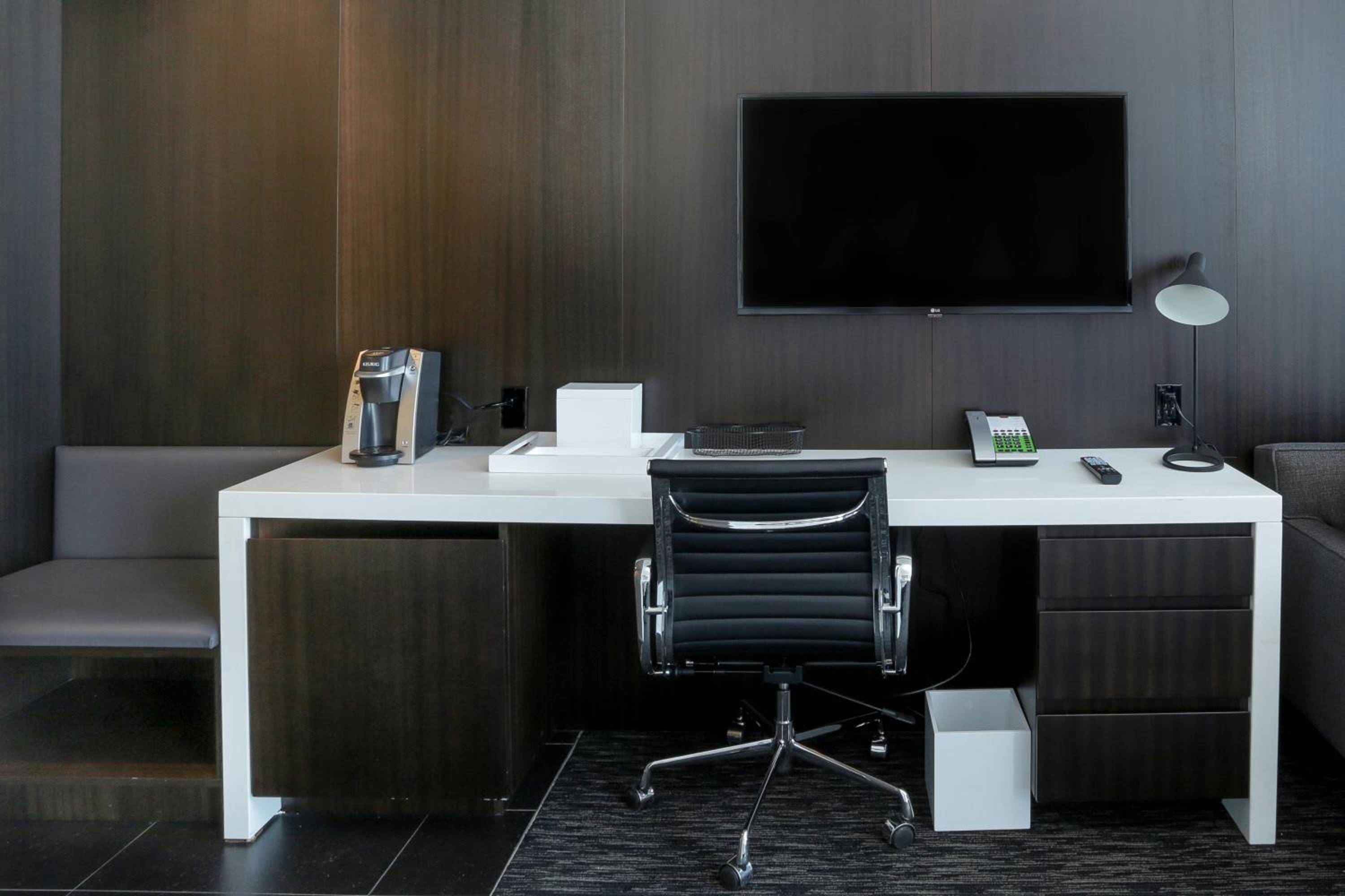 Courtyard Long Island City/New York Manhattan View