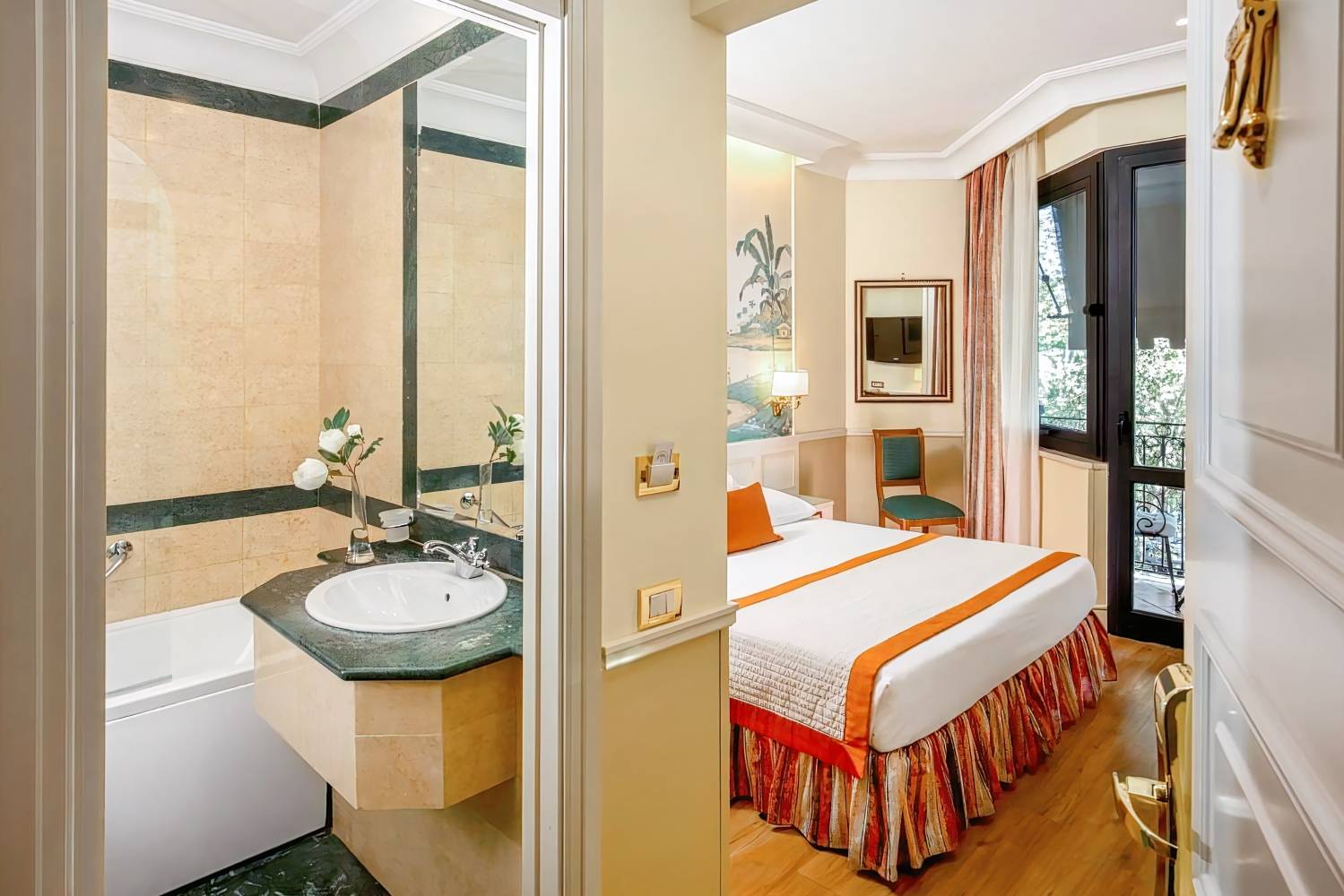 Hotel Donna Laura Palace