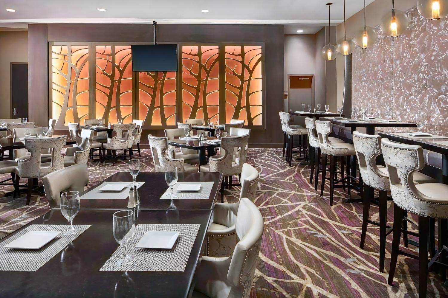 Embassy Suites by Hilton Crystal City National Airport