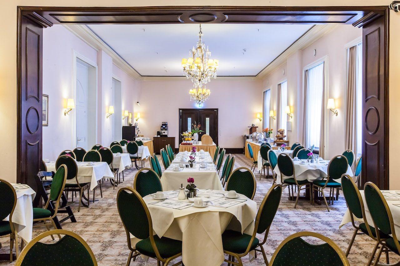 Hotel Monopol - Central Station