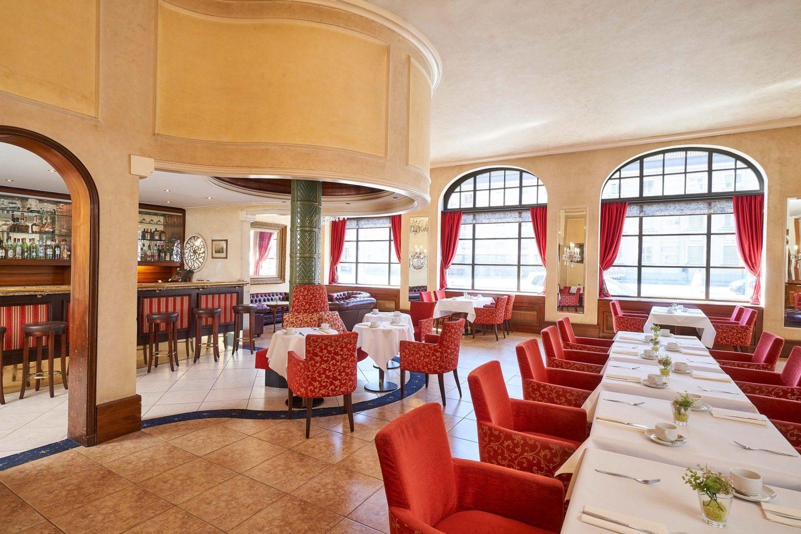 Hotel Monopol - Central Station