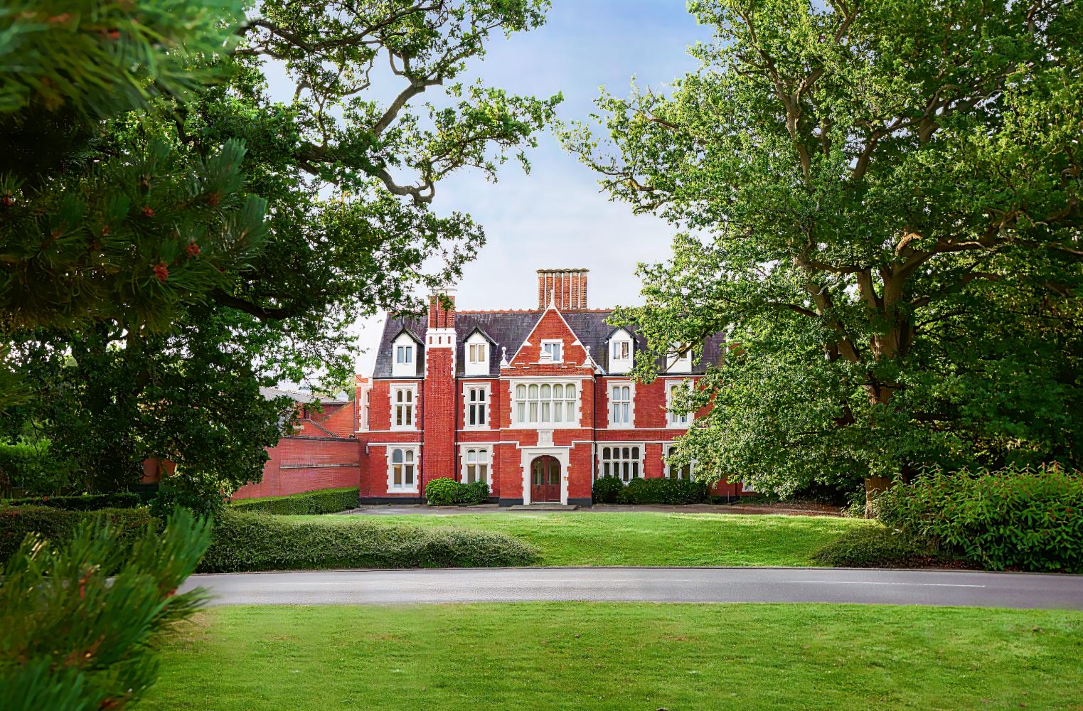 DoubleTree by Hilton, St. Anne’s Manor