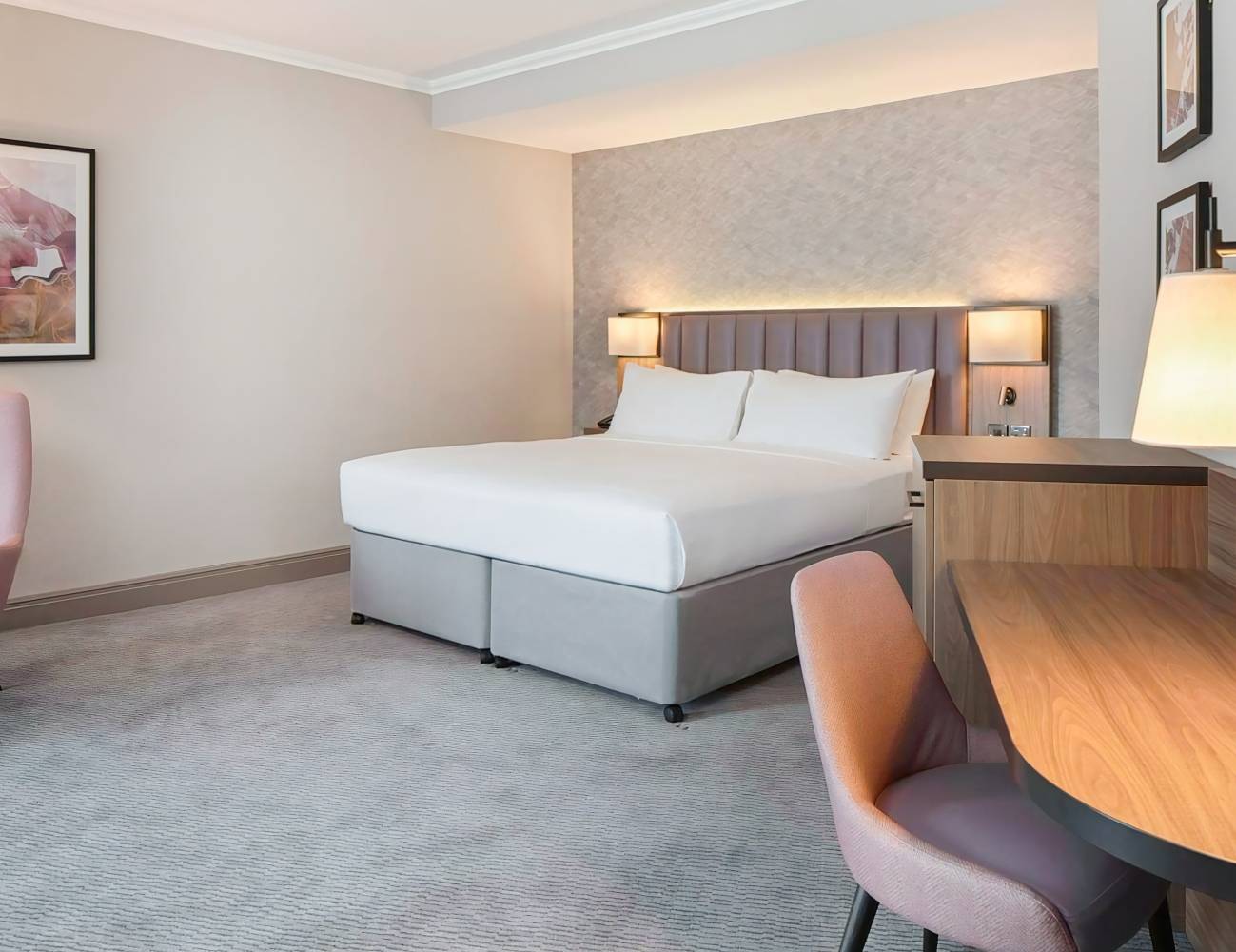 DoubleTree by Hilton Dartford Bridge