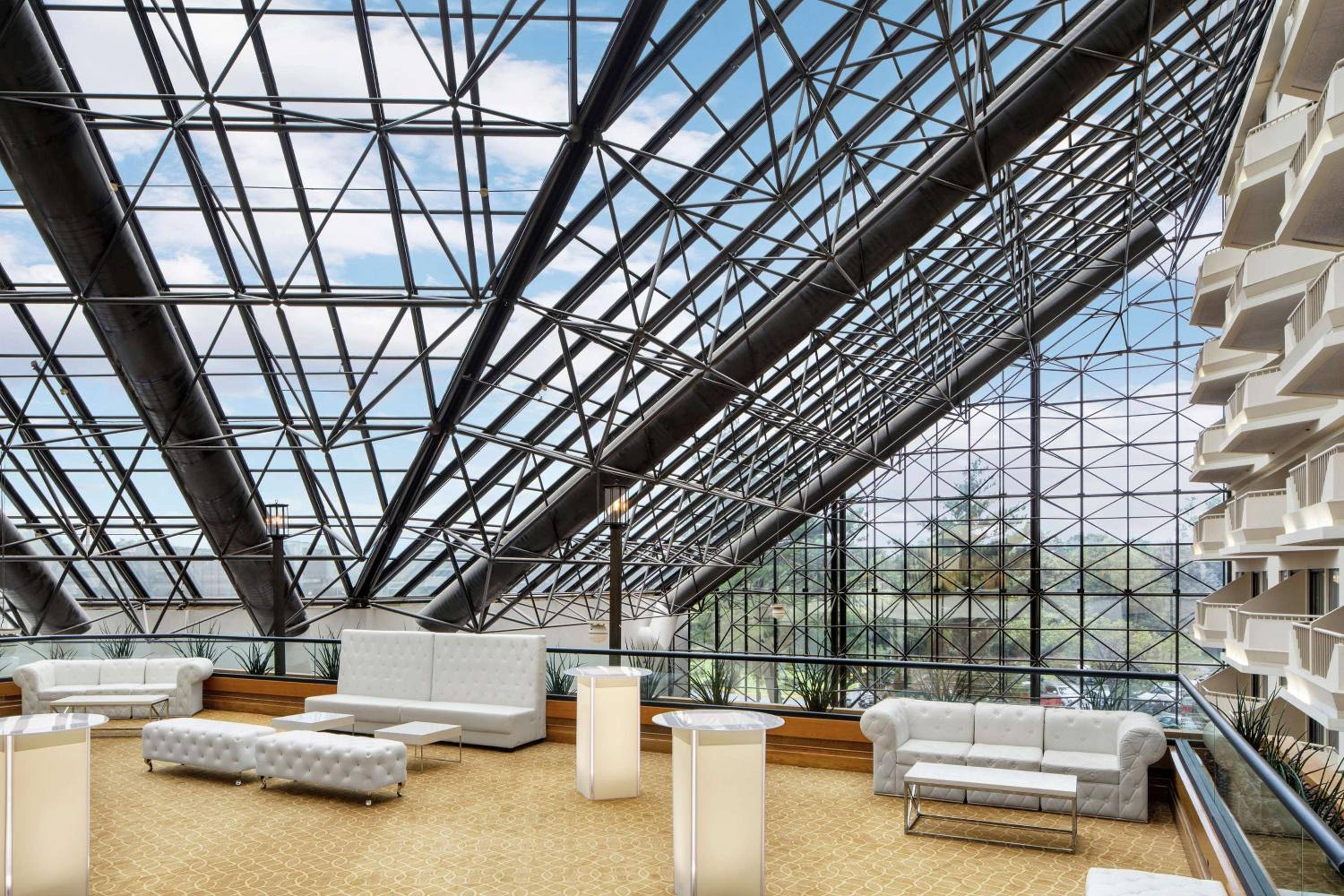 DoubleTree by Hilton Hotel Newark Airport