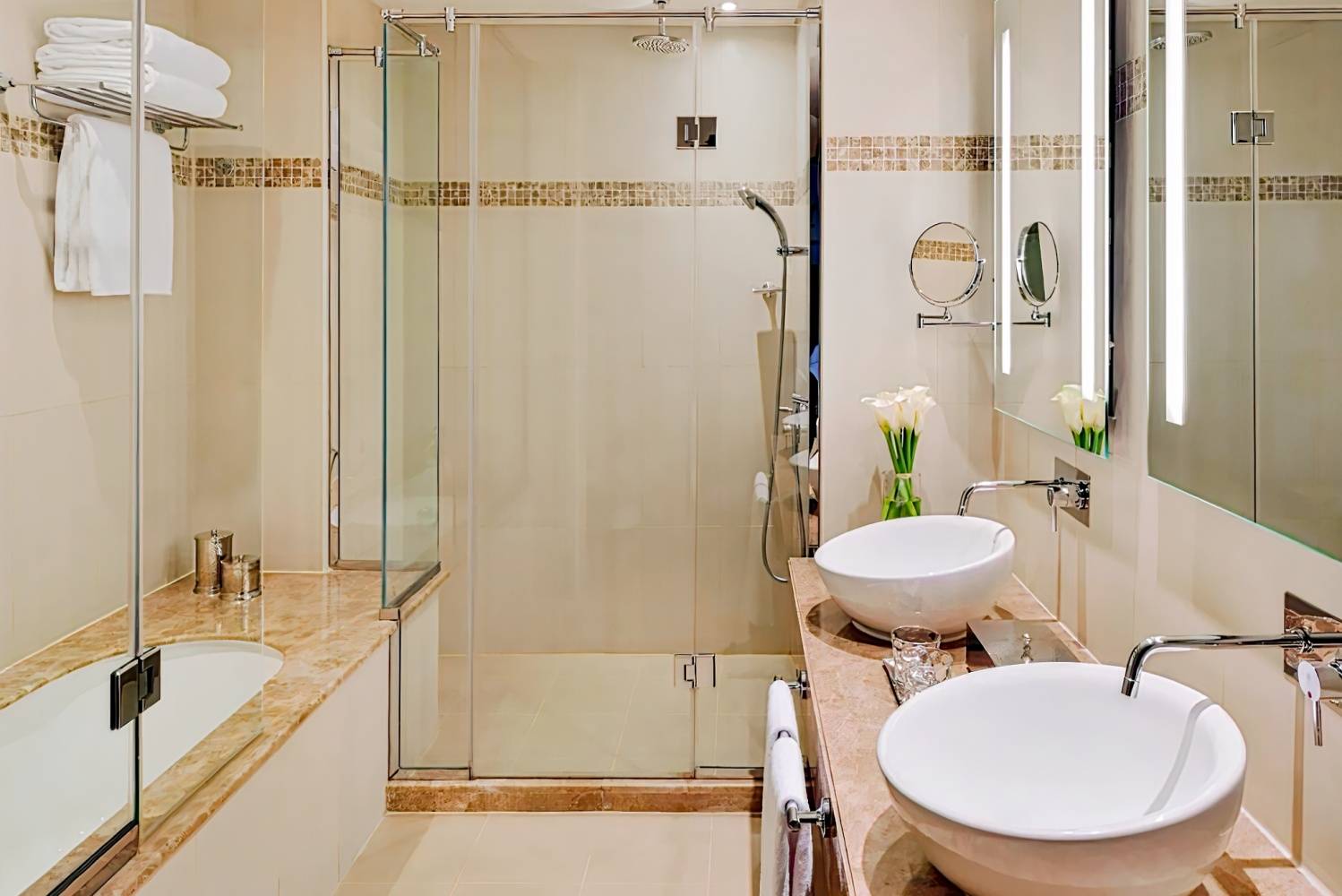 AVANI Deira Dubai Hotel