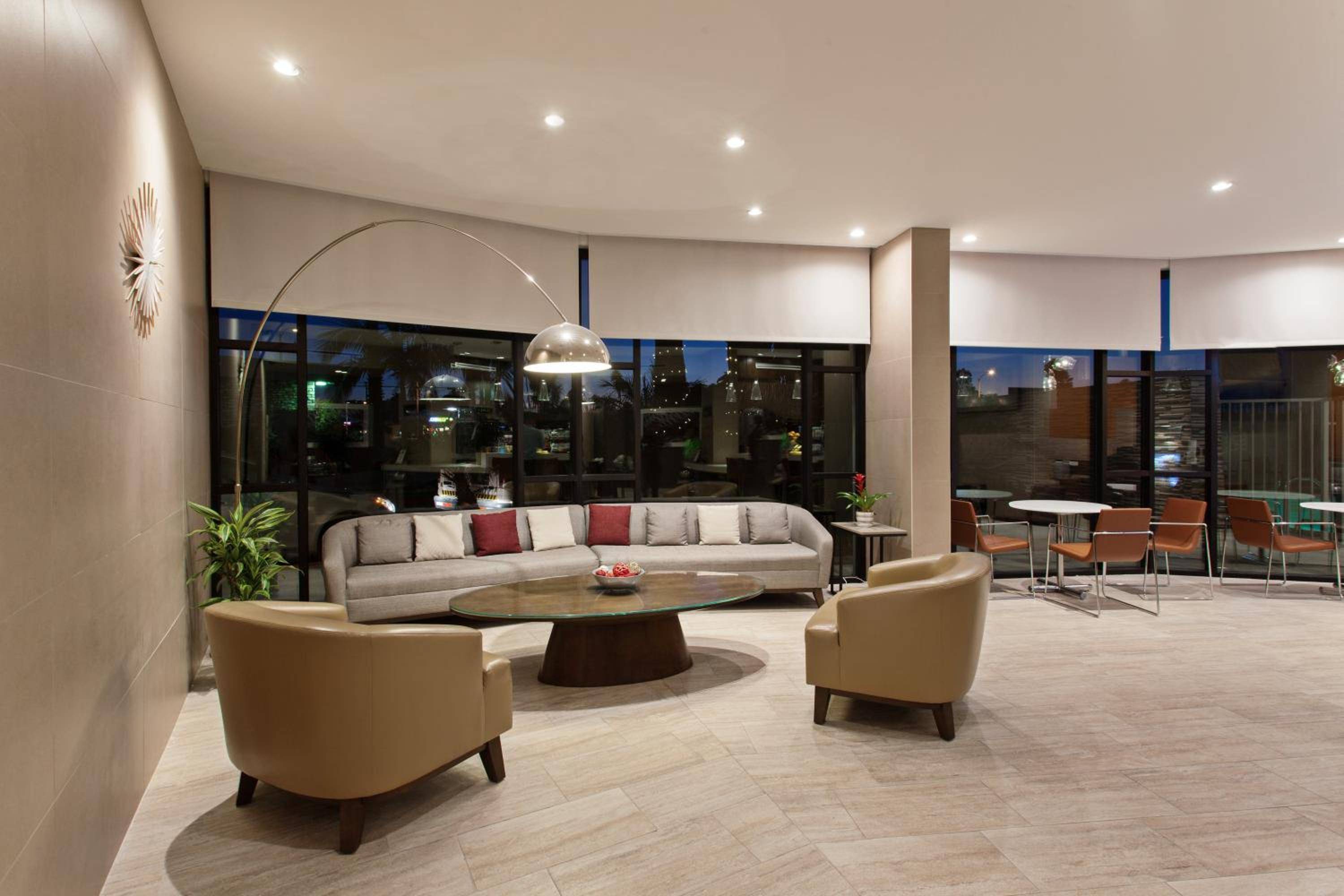 Holiday Inn Long Beach - Airport, an IHG Hotel