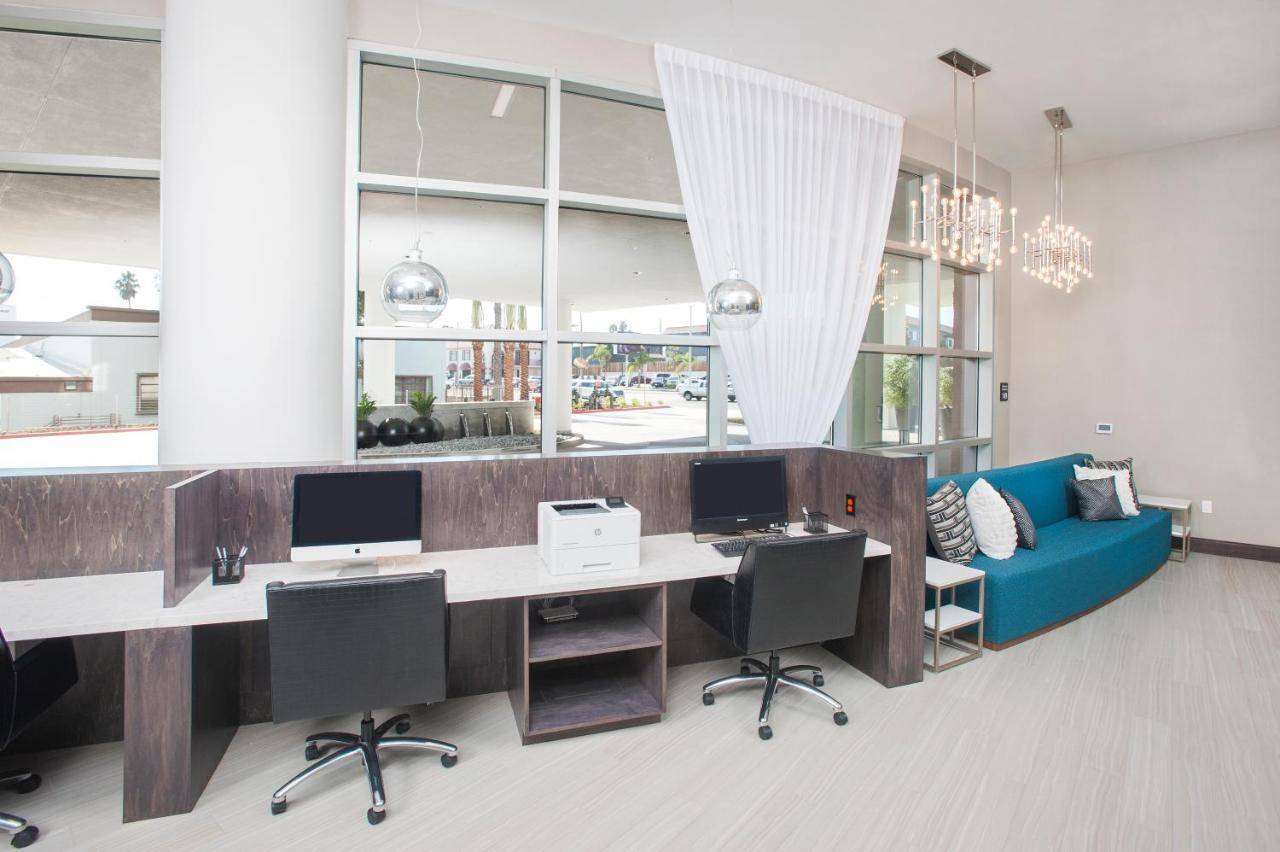 Hampton Inn & Suites LAX El Segundo