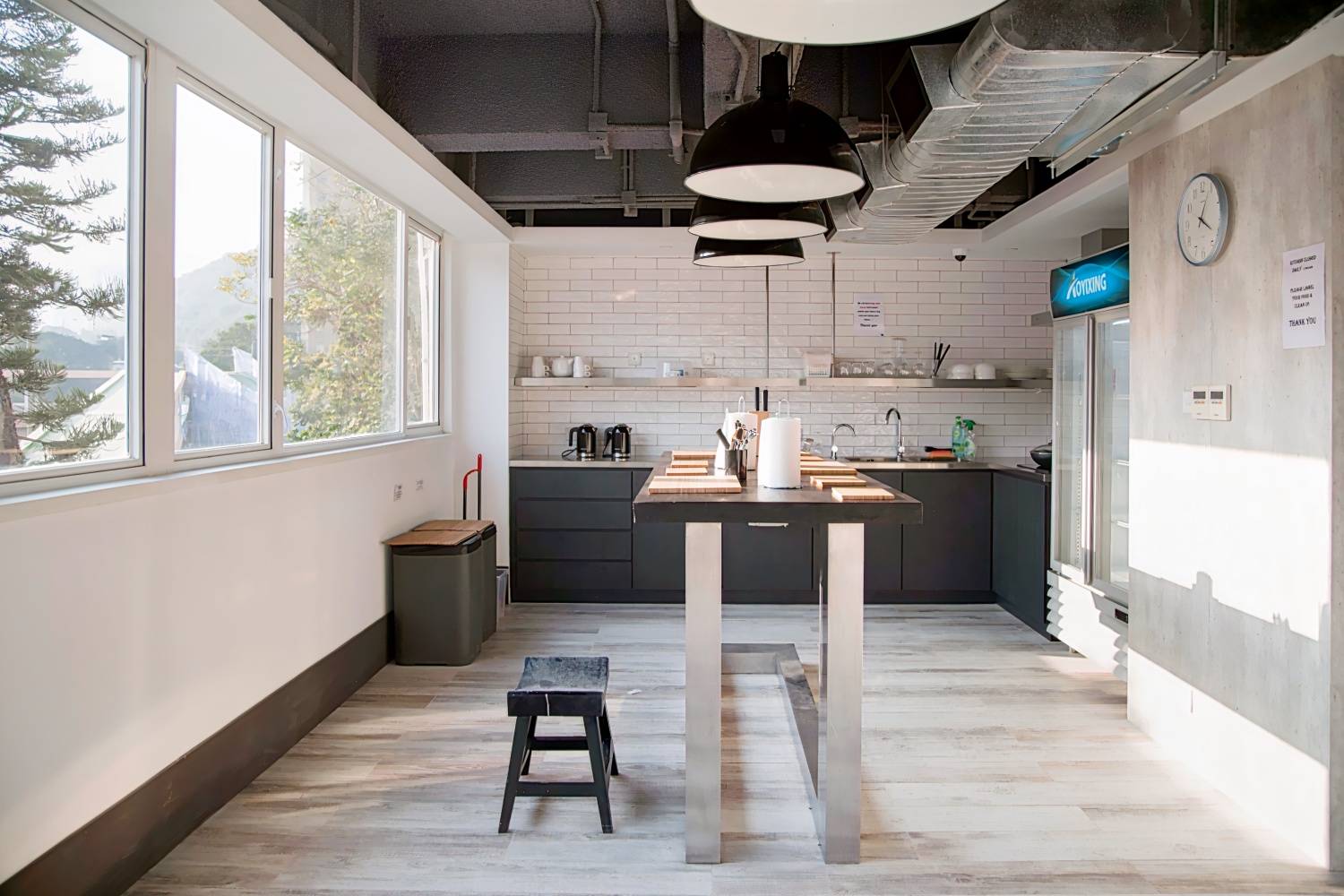 Mojo Nomad Aberdeen Harbour by Ovolo