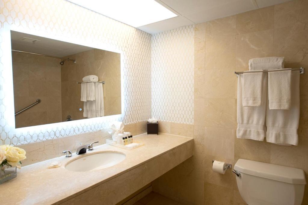 The Roslyn, Tapestry Collection by Hilton