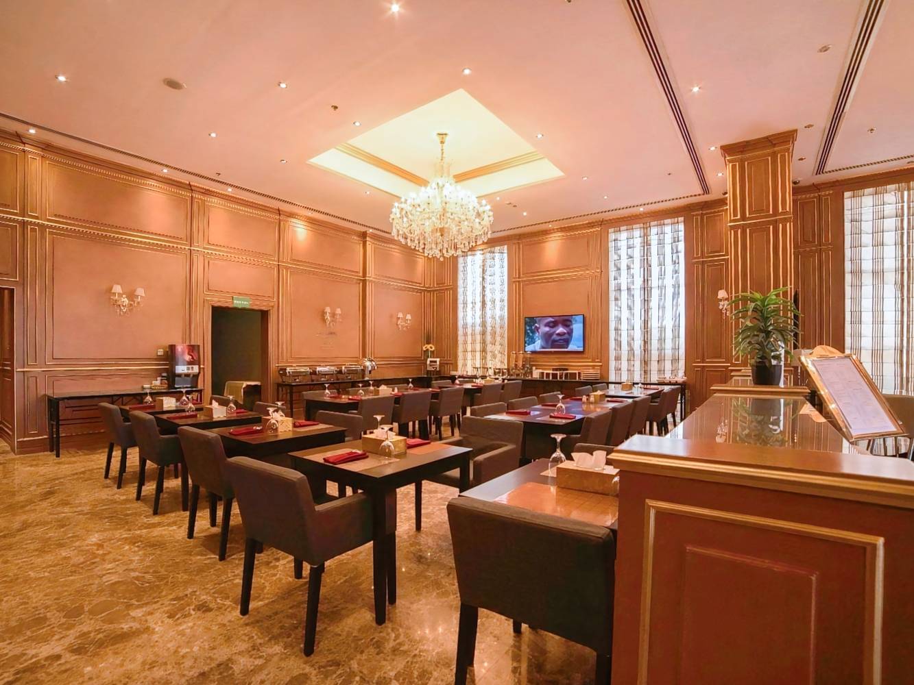 Strato Hotel By Warwick