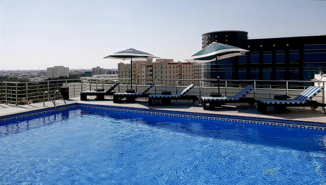 Strato Hotel By Warwick